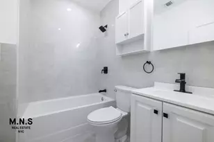 20-14 41st St, New York City, NY 11105 - Photo 5