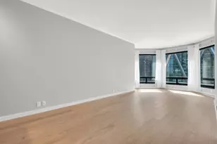301 W 57th St, New York City, NY 10019 - Photo 9