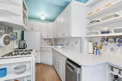 333 E 53rd Street #5-H, New York, NY 10022 - Photo 3