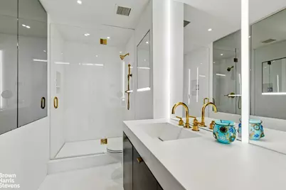 641 5th Avenue #42G, New York City, NY 10022 - Photo 11