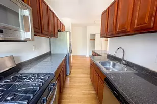 305 Ocean Ave, New York City, NY 11225 - Photo 11