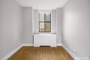 330 E 39th St, New York City, NY 10016 - Photo 7