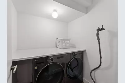 214 N 11th Street #1V, New York City, NY 11211 - Photo 9