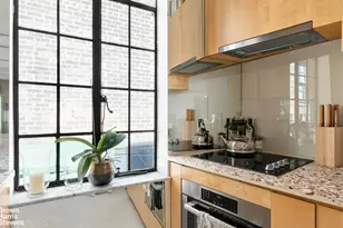 314 E 41st St, New York, NY 10017 - Photo 5