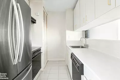 161 W 61st Street #22E, New York, NY 10023 - Photo 7