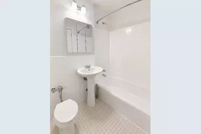 81-31 Baxter Avenue #1HH, Elmhurst, NY 11373 - Photo 5