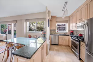 400 E 85th St, New York, NY 10028 - Photo 3