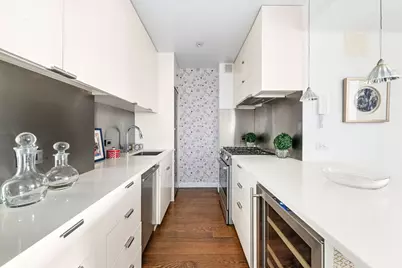 60 E 8th Street #18D, New York, NY 10003 - Photo 3