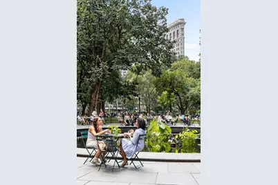 32 E 22nd Street #GARDEN-PARLOR, New York, NY 10010 - Photo 17