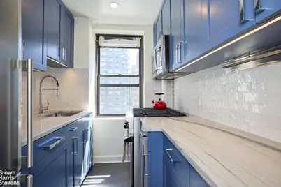 235 E 73rd Street #9D, New York City, NY 10021 - Photo 3