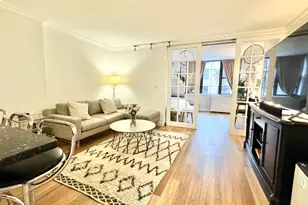 222 W 14th St, New York City, NY 10011 - Photo 5