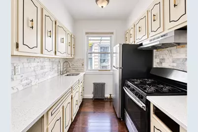 143-27 95th Avenue #2, Jamaica, NY 11435 - Photo 3