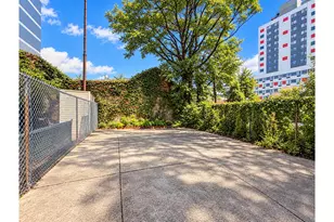 143-27 95th Ave, Jamaica, NY 11435 - Photo 11