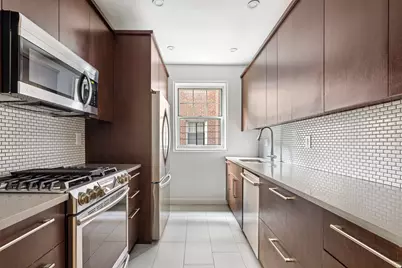 601 E 19th Street #3R, Brooklyn, NY 11226 - Photo 3