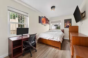 32-11 71st St, East Elmhurst, NY 11370 - Photo 9