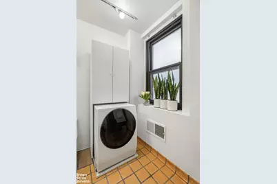 4 E 70th Street #7C, New York City, NY 10021 - Photo 11