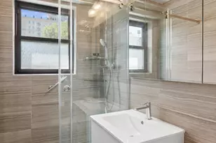 201 W 21st St, New York City, NY 10011 - Photo 5