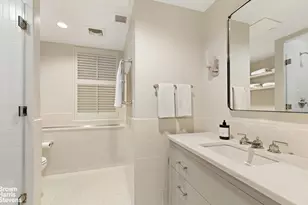 31 N Moore St, New York, NY 10013 - Photo 9