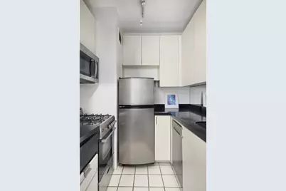 343 E 74th Street #8D, New York City, NY 10021 - Photo 3