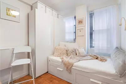 135 E 54th Street #MR3, New York City, NY 10022 - Photo 3