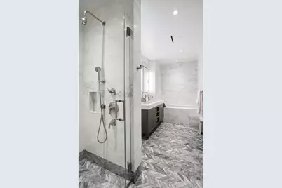 211 W 14th Street #7, New York, NY 10011 - Photo 23