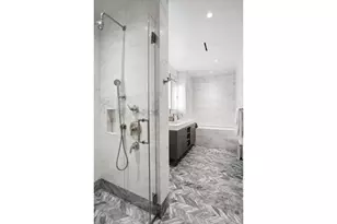 211 W 14th St, New York, NY 10011 - Photo 23