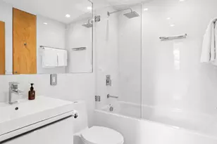 35 Monroe Pl, Brooklyn, NY 11201 - Photo 9