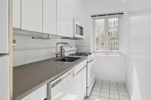 333 W 57th St, New York City, NY 10019 - Photo 3