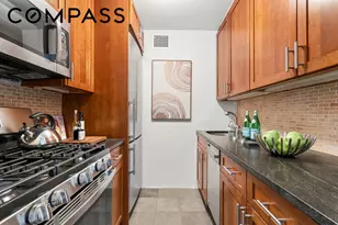 101 W 12th St, New York City, NY 10011 - Photo 3