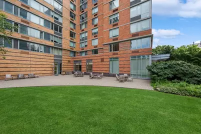 425 Main Street #3N, New York, NY 10044 - Photo 31