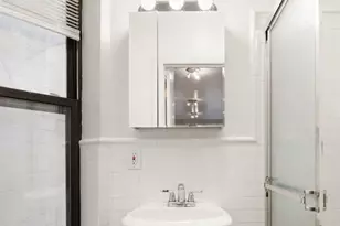 41 Perry St, New York City, NY 10014 - Photo 9