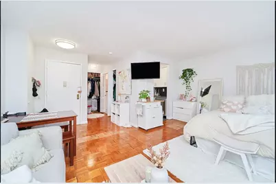 337 W 43rd Street #3DD, New York City, NY 10036 - Photo 5