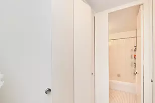 300 E 33rd St, New York City, NY 10016 - Photo 5