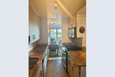 135 Ocean Parkway #8R, Brooklyn, NY 11218 - Photo 3