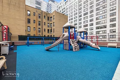 422 E 72nd Street #18B, New York, NY 10021 - Photo 15