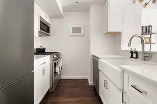 520 W 23rd St, New York, NY 10011 - Photo 3