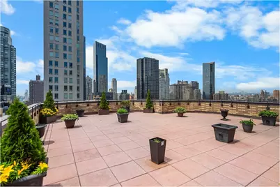 200 Central Park S #8R, New York, NY 10019 - Photo 21