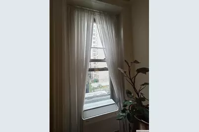 330 E 76th Street #4W, New York City, NY 10021 - Photo 9