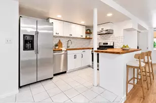 59-12 Madison St, Ridgewood, NY 11385 - Photo 3