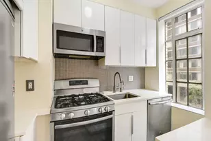 333 W 56th St, New York, NY 10019 - Photo 3