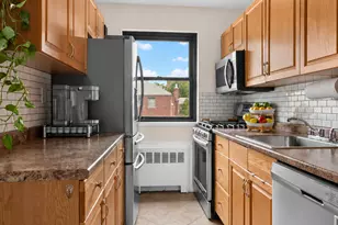 84-11 Shore Pkwy, Howard Beach, NY 11414 - Photo 3