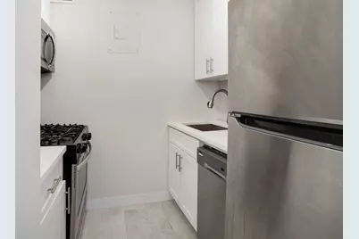400 E 70th Street #1605, New York City, NY 10021 - Photo 5