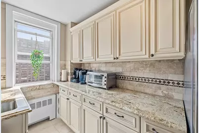 60 Knolls Crescent #10-L, Bronx, NY 10463 - Photo 11