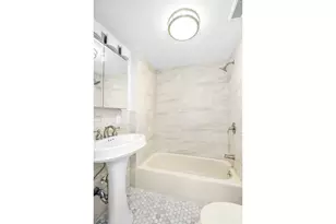 58 Downing St, New York City, NY 11238 - Photo 9