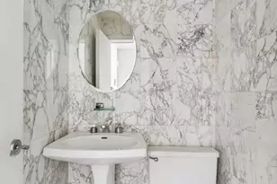 421 Hudson St, New York City, NY 10014 - Photo 25
