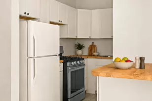 855 E 7th St, New York City, NY 11230 - Photo 5