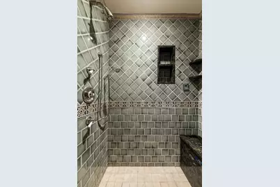 200 E 69th Street #4LM, New York City, NY 10021 - Photo 11