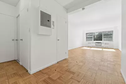 333 E 46th Street #5E, New York, NY 10017 - Photo 5