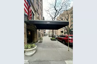 210 E 73rd Street #1E, New York, NY 10021 - Photo 9