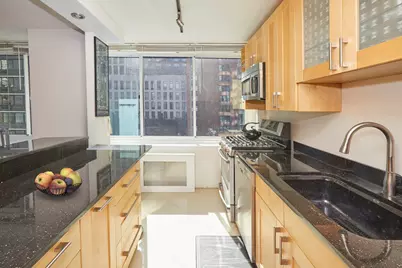 61 W 62nd Street #4E, New York, NY 10023 - Photo 5